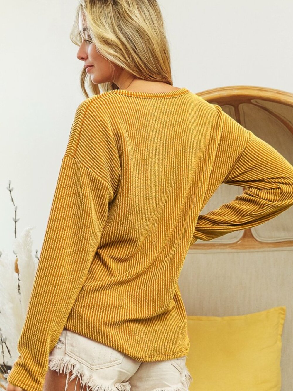 BiBi Wavy Two Tone Rib Notch Neck Patch Pocket‎ Top - Picture 2 of 3